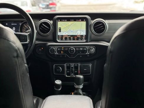 Used 2021 Jeep Gladiator Overland image 31