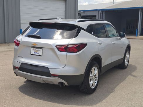 Used 2021 Chevrolet Blazer LT FWD image 3