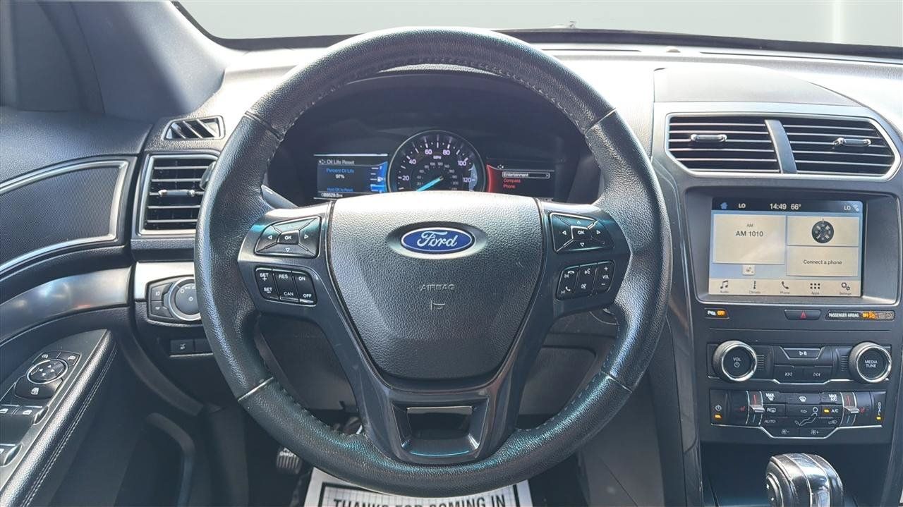 Used 2018 Ford Explorer XLT w/ Equipment Group 202A AWD/4WD image 24