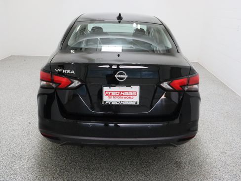 Used 2025 Nissan Versa SV FWD image 8