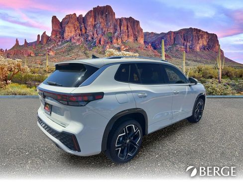 New 2026 Volkswagen Tiguan SEL R-Line AWD/4WD image 8