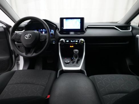 Used 2024 Toyota RAV4 XLE AWD/4WD image 5