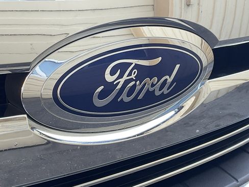 Used 2018 Ford F350 Lariat w/ FX4 Off-Road Package AWD/4WD image 6