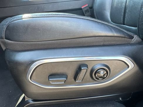Used 2024 Jeep Wagoneer L Series II RWD image 25