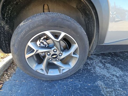 Used 2025 Chevrolet Trax LT image 9