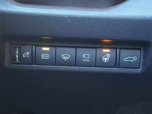 Used 2020 Toyota RAV4 Limited image 22