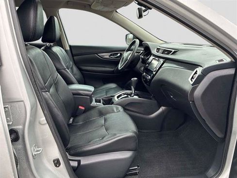 Used 2016 Nissan Rogue SL w/ SL Premium Package image 9