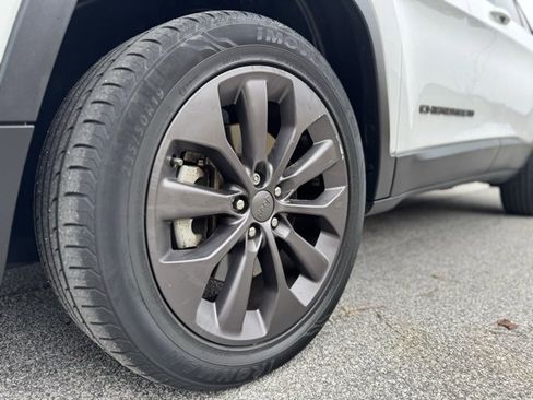 Used 2021 Jeep Cherokee Latitude Lux 80th Anniv w/ Quick Order Package 26U 80TH image 2