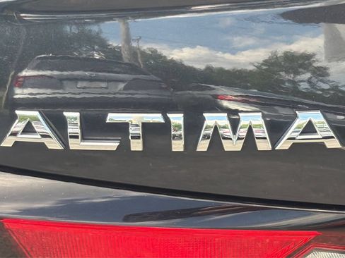Used 2021 Nissan Altima 2.5 SV FWD image 24