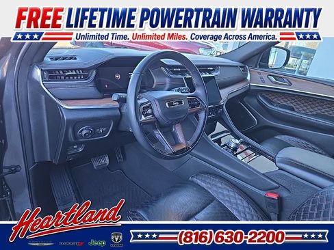 Used 2025 Jeep Grand Cherokee Summit AWD/4WD image 37