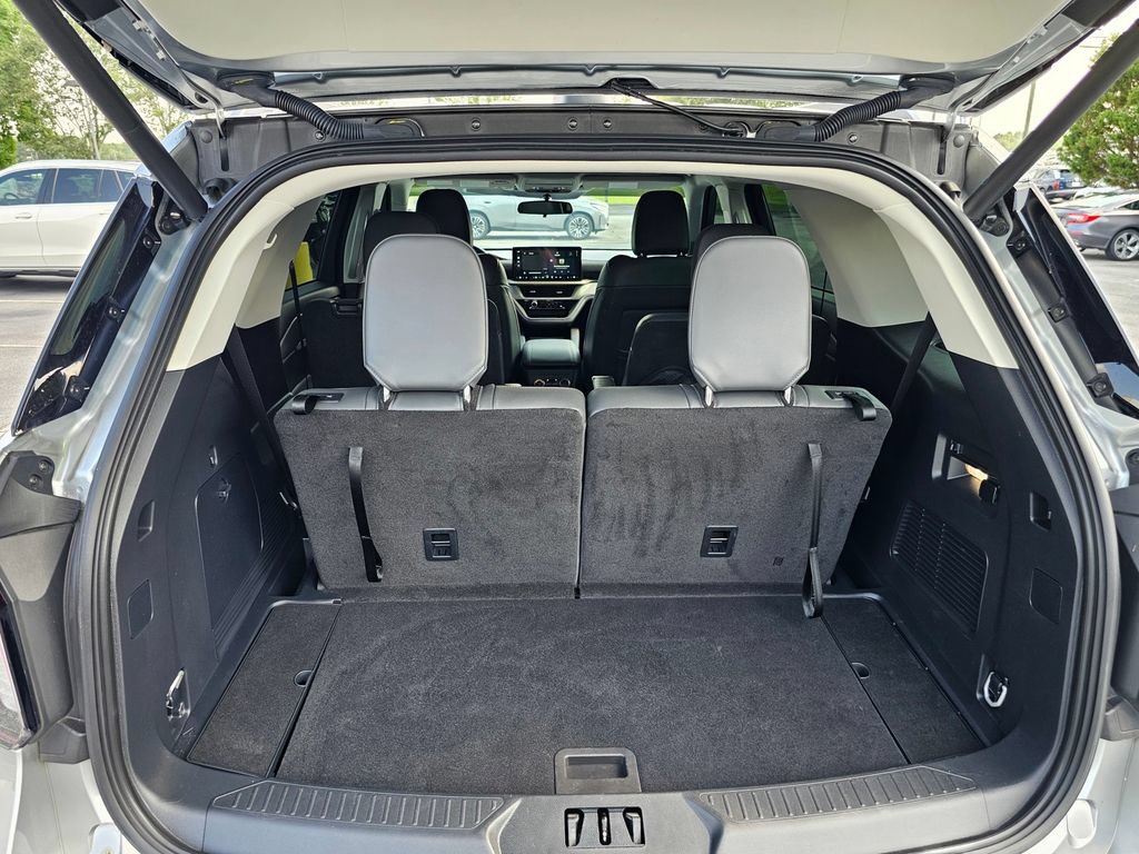 Used 2025 Ford Explorer Active w/ Active Comfort Package AWD/4WD image 25