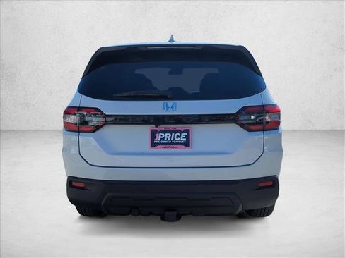 Used 2023 Honda Pilot LX image 6