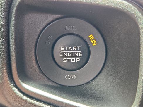 Used 2024 Jeep Gladiator Sport AWD/4WD image 20