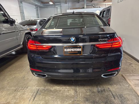 Used 2018 BMW 750i RWD image 8