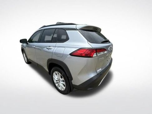 Used 2024 Toyota Corolla Cross LE FWD image 5