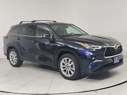 Used 2021 Toyota Highlander Limited image 8