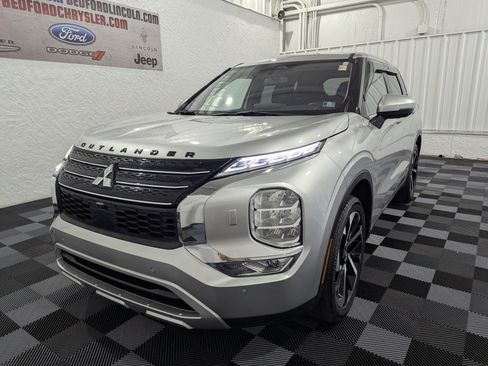 Used 2023 Mitsubishi Outlander SE AWD/4WD image 2