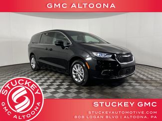 Used 2025 Chrysler Pacifica Select video 1