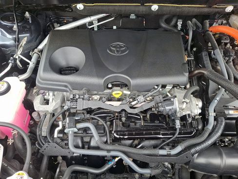 Used 2023 Toyota Venza LE image 27