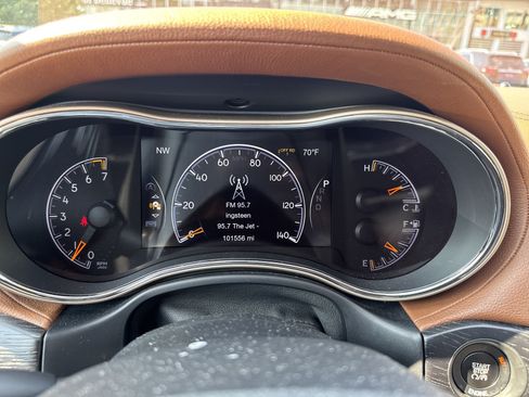 Used 2016 Jeep Grand Cherokee Summit w/ Platinum Series Group AWD/4WD image 18