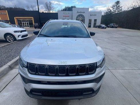 New 2026 Jeep Compass Latitude image 8