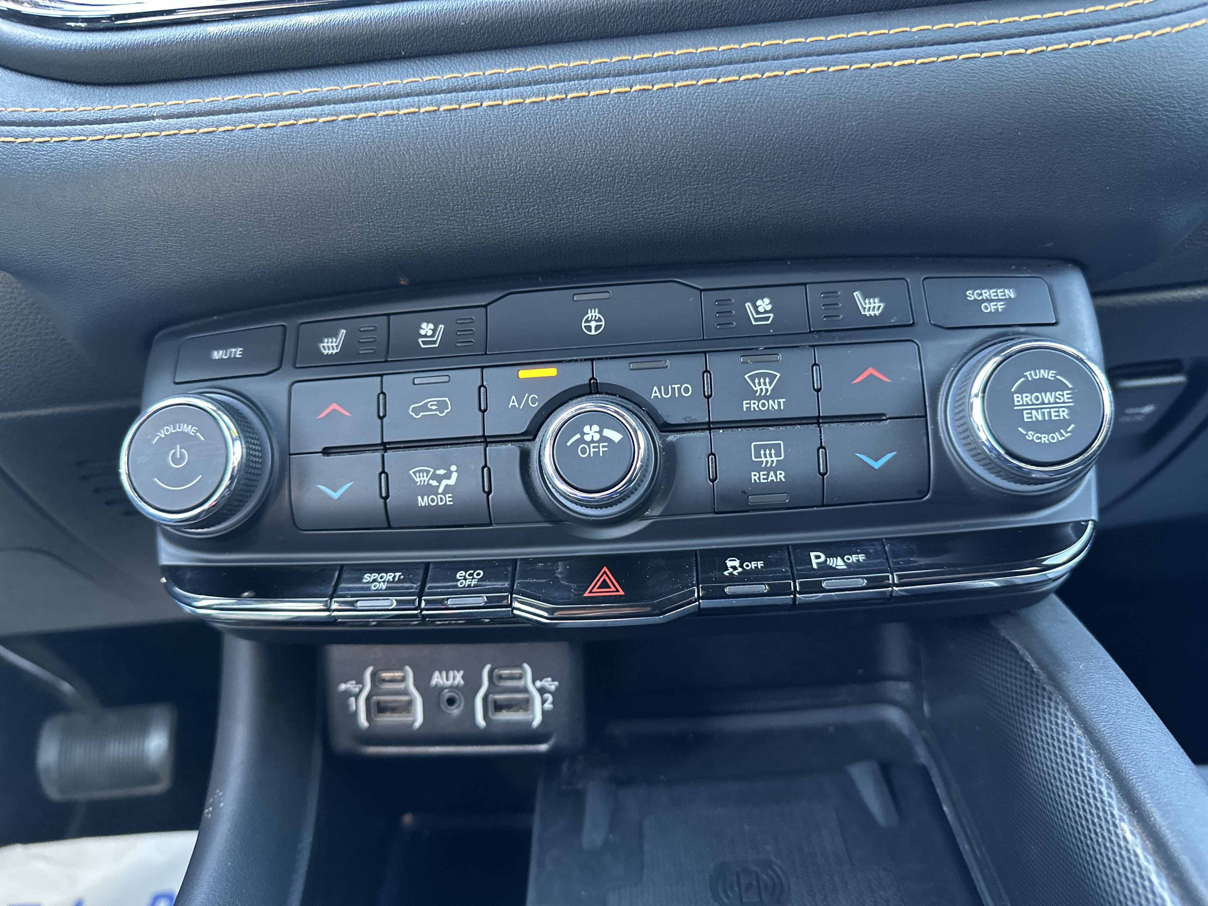 Used 2023 Dodge Durango R/T AWD/4WD image 32