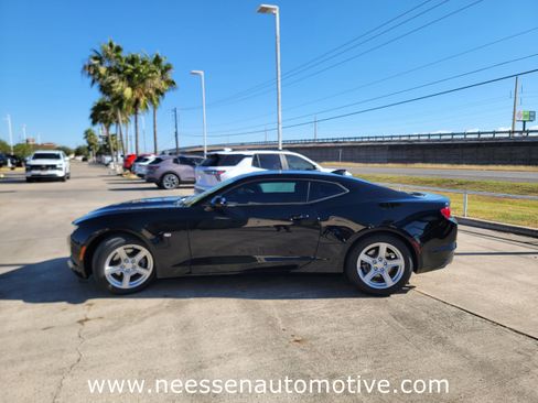 Used 2021 Chevrolet Camaro LT image 4