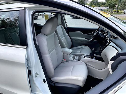 Used 2022 Nissan Rogue Sport SL AWD/4WD image 11