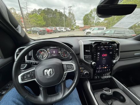 Used 2022 RAM 1500 Big Horn AWD/4WD image 15