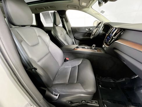 Used 2023 Volvo XC60 B5 Plus w/ Protection Package Premier image 27
