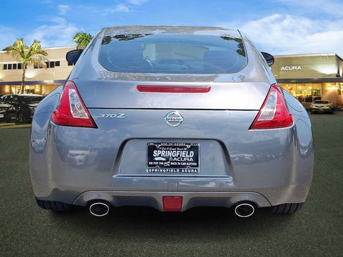 Used 2017 Nissan 370Z Coupe RWD image 6