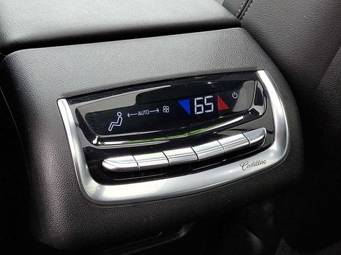Used 2022 Cadillac XT6 Luxury AWD/4WD image 12