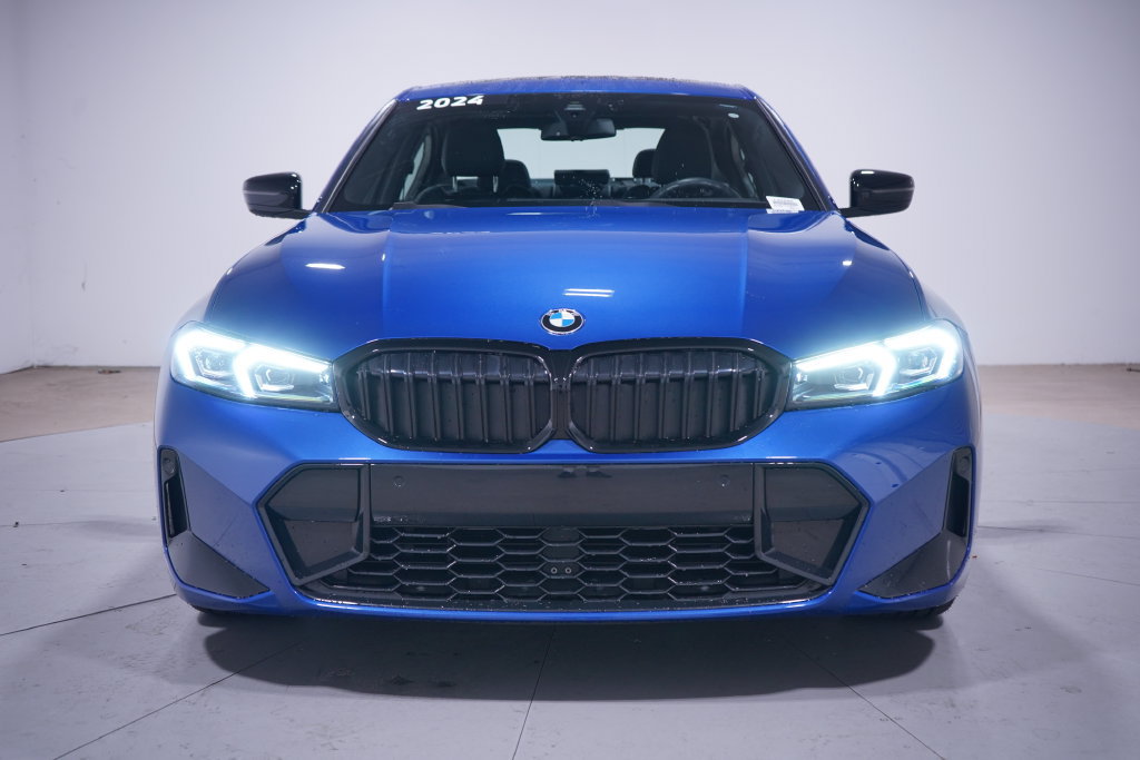 Used 2024 BMW 330i Sedan w/ M Sport Package RWD image 4