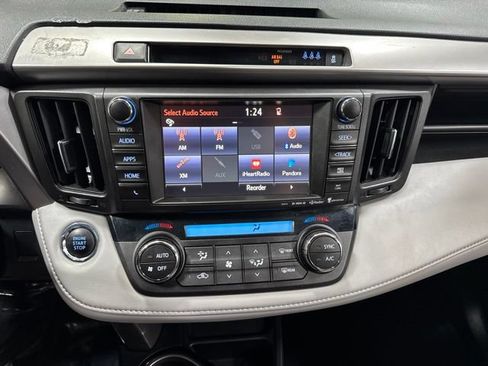 Used 2018 Toyota RAV4 Limited w/ Carpet Mat Package FWD image 19