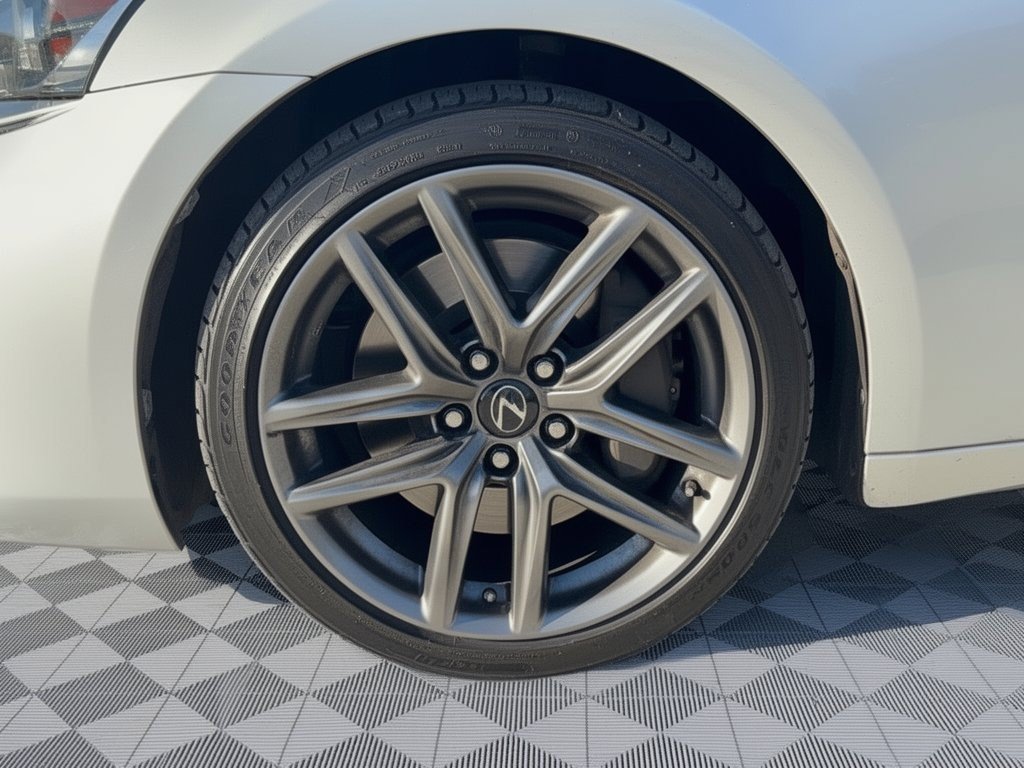 Used 2017 Lexus IS 200t F Sport RWD image 13