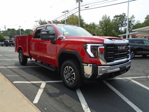 New 2025 GMC Sierra 3500 Pro w/ Convenience Package image 3