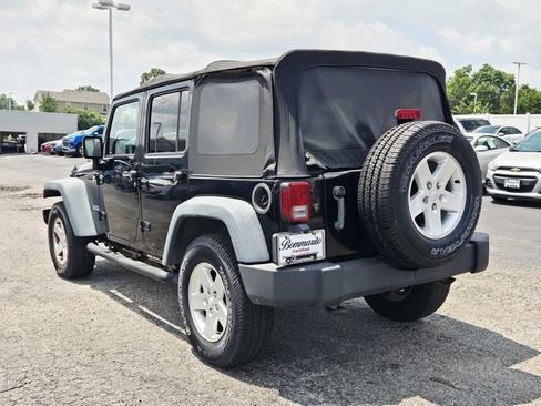 Used 2012 Jeep Wrangler Unlimited Sport AWD/4WD image 3