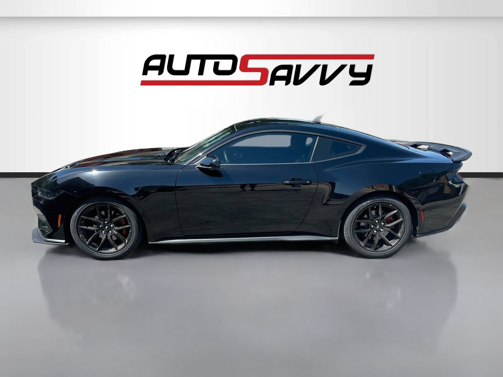 Used 2024 Ford Mustang Coupe RWD image 4
