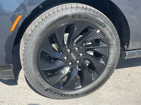 New 2025 Lincoln Navigator Reserve w/ Jet Appearance Package image 9