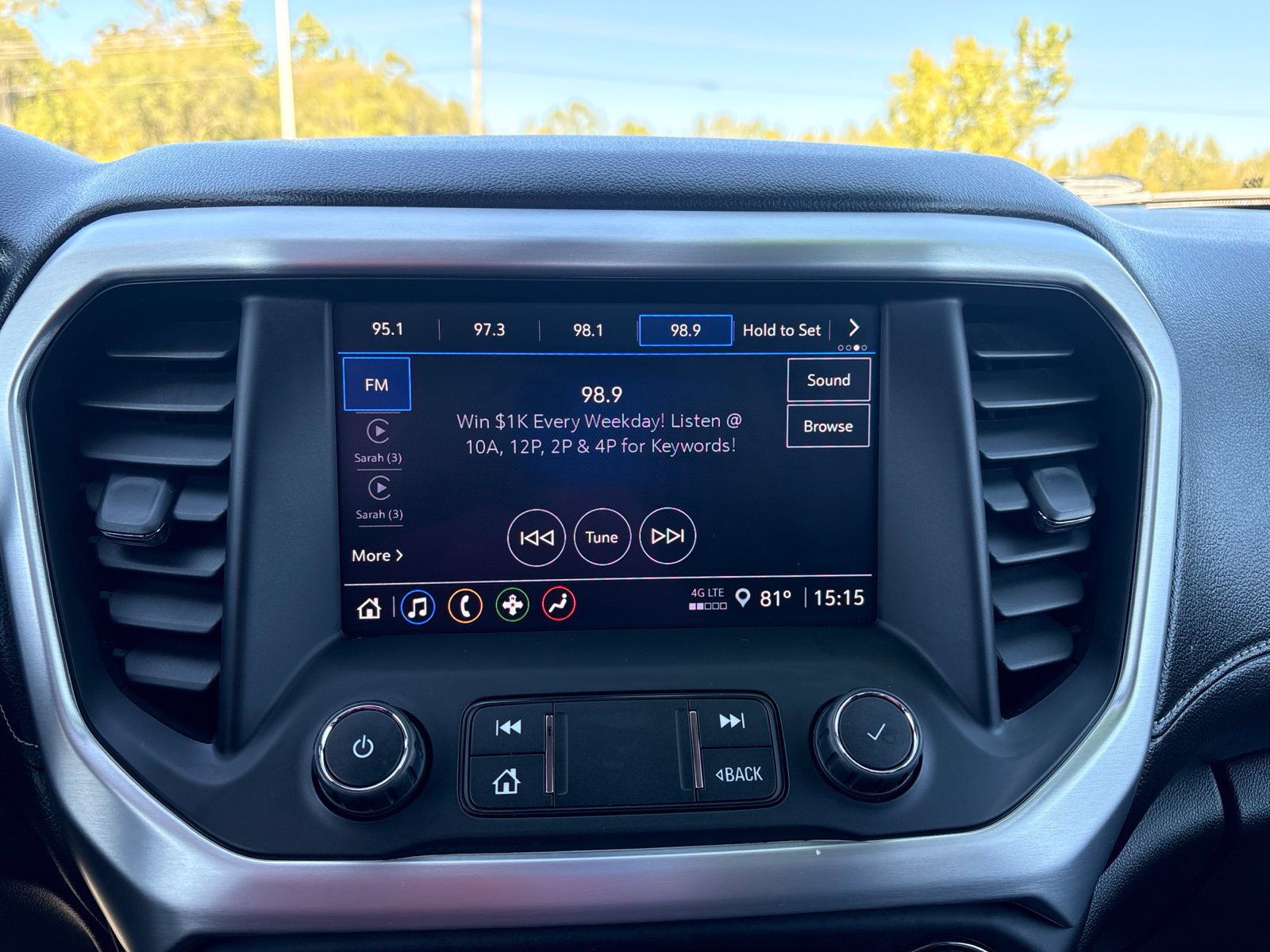 Used 2021 GMC Acadia SLE w/ Driver Convenience Package FWD image 18