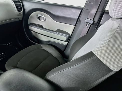 Used 2019 Kia Soul FWD image 21
