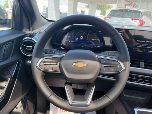 New 2026 Chevrolet Equinox LT w/ Convenience Package II FWD image 15
