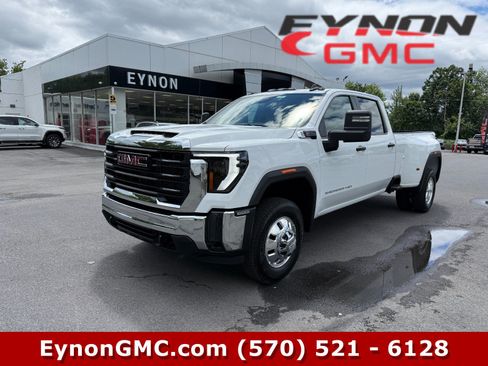 New 2026 GMC Sierra 3500 Pro AWD/4WD image 1