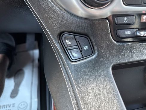 Used 2017 GMC Yukon SLT image 48