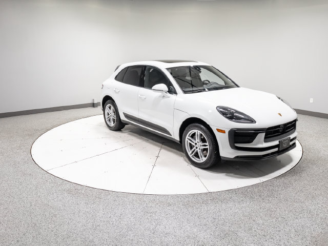Used 2024 Porsche Macan w/ Premium Plus Package AWD/4WD image 28