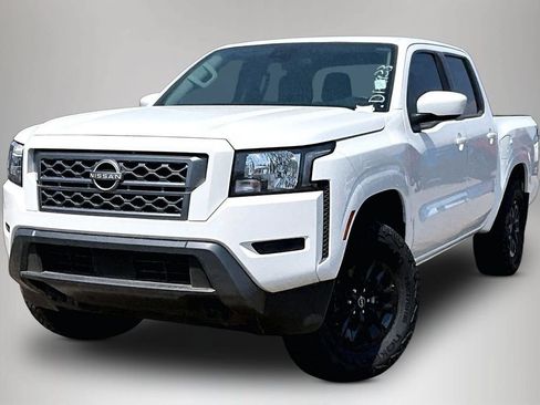 Used 2024 Nissan Frontier SV w/ Technology Package AWD/4WD image 3