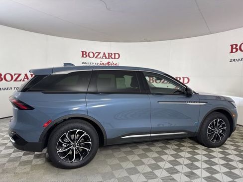 New 2026 Lincoln Nautilus Premier image 8