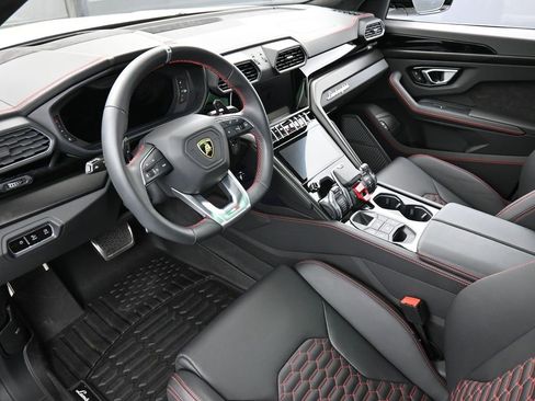 Used 2024 Lamborghini Urus S image 4