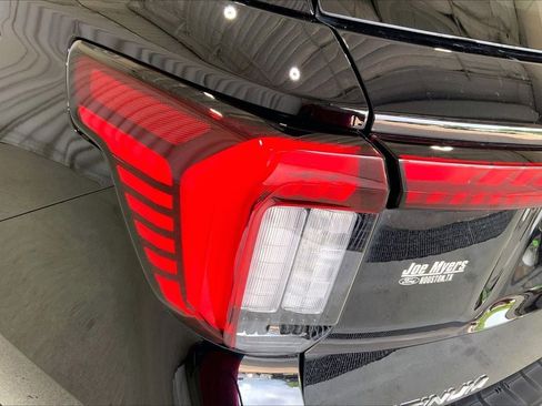 Used 2025 Ford Explorer Platinum RWD image 29