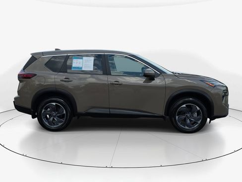 Used 2025 Nissan Rogue SV FWD image 5